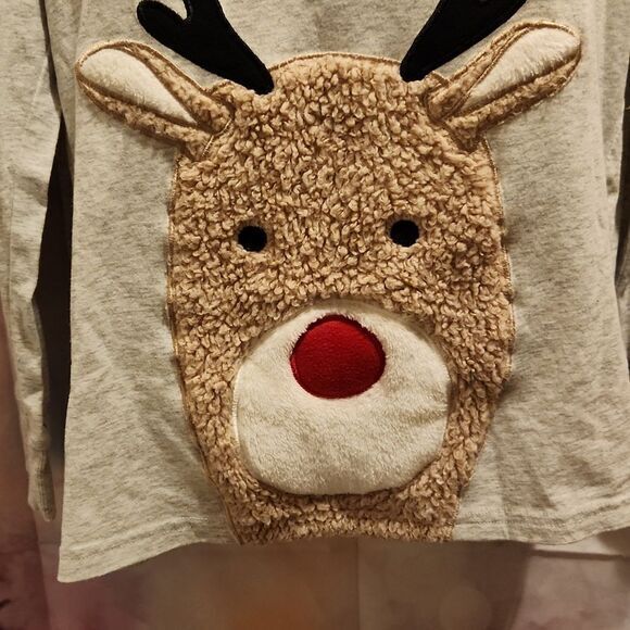 Holiday Time Womens Fuzzy Reindeer "Oh Deer"  Long‎ sleeve T-shirt 🦌 - Picture 2 of 3
